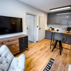 Apartament typu deluxe co to znaczy? Poznaj luksusowe cechy i usługi