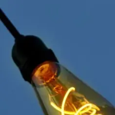 Czy kropelka przewodzi prąd? Dowiedz się, dlaczego to ważne w elektronice