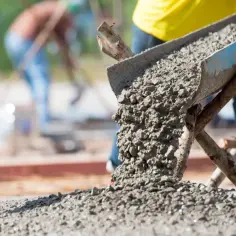 Ile betonu na fundamenty domu 100 m²? Obliczenia i porady krok po kroku