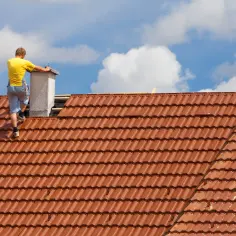Ile kosztuje postawienie komina z gotowych elementów? Sprawdź ceny i porady