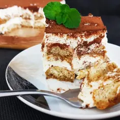Przepis na ciasto tiramisu bez pieczenia - proste i pyszne bez jajek