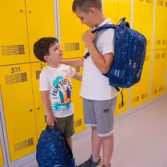 Ile litrów ma plecak szkolny? Pojemność dla każdego wieku