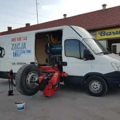 Ile kosztuje mobilna wulkanizacja? Sprawdź ceny i ukryte koszty