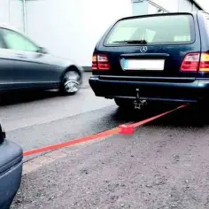 Czy można holować samochód? Sprawdź przepisy i uniknij mandatów
