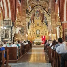 Kiedy kościół staje się sanktuarium? Kluczowe kryteria i znaczenie religijne