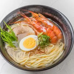 Czy ramen jest dobry? Korzyści zdrowotne, smak i wady tego popularnego dania