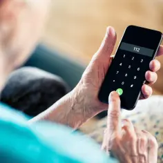 Les meilleurs smartphones pour seniors : simplicité et sécurité assurées