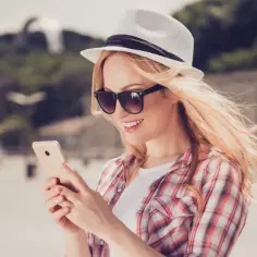 Ile internetu w roamingu Plus? Sprawdź dostępne pakiety i ceny