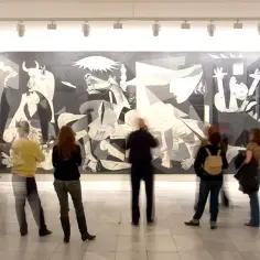 Muzeum Narodowe Centrum Sztuki Królowej Zofii - historia i wystawy
