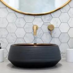 Płytki plastry miodu - stylowy element aranżacji wnętrz
