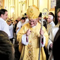 Czego życzyć biskupowi? Najlepsze życzenia na ważne okazje