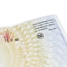 Folia na dowód rejestracyjny: Gdzie kupić i jak zabezpieczyć