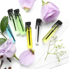 Dlaczego tak wiele ludzi kupuje próbki perfum?