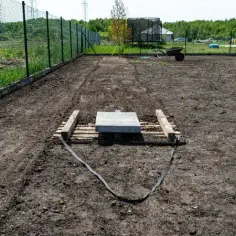 Jak wyrównać ziemię w ogrodzie – skuteczne techniki i porady dla każdego