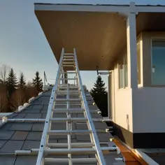 Jak wybrać drabinę dachową do różnych typów dachów i instalacji?
