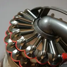 Dlaczego Dyson jest taki drogi? Odkryj ukryte powody wysokiej ceny