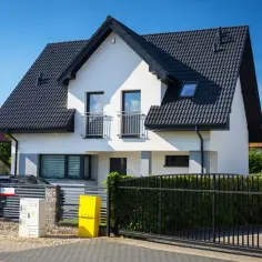Dach antracyt – jakie kolory elewacji podkreślą jego urok?