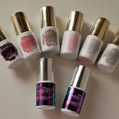 Różnice między żelami a hybrydami: co wybrać, by uniknąć błędów w manicure?