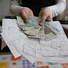 Kto płaci czynsz po śmierci właściciela? Obowiązki spadkobierców