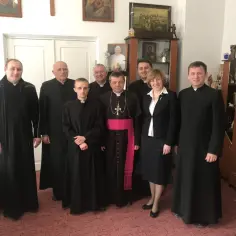 Sąd biskupi co to jest? Kluczowe informacje o jego funkcjach i strukturze