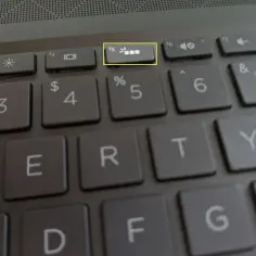 Jak łatwo włączyć podświetlenie klawiatury w laptopie - proste kroki, różne systemy operacyjne