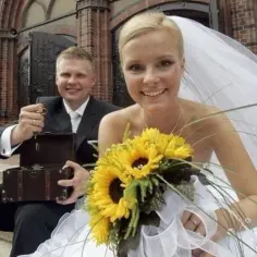 Chrzestni ile dają na wesele? Oto, co naprawdę warto wiedzieć