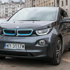BMW i3 elektryczny: zalety, wady, zasięg i porównanie z konkurencją