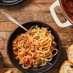 Jak przygotować idealne spaghetti z ragu - przepyszny przepis na obiad