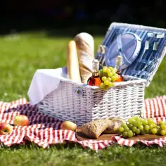 Najlepsze przekąski na piknik, które zachwycą Twoich gości