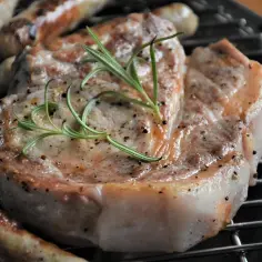 Jakie przyprawy do schabu? 10 najlepszych kombinacji smaków
