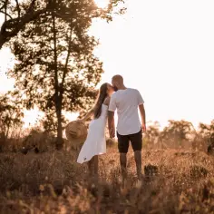 Emocje zatrzymane w kadrze – postaw na doświadczonego fotografa ślubnego!