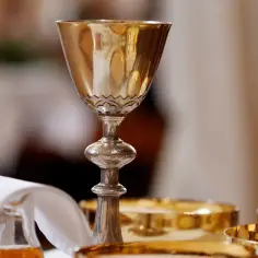 Ile jest sakramentów w kościele katolickim? Odkryj ich znaczenie