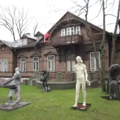 Muzeum rzeźby Alfonsa Karnego: Odkryj fascynujący świat sztuki