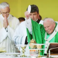 Jan Paweł II dlaczego został świętym? Kluczowe powody kanonizacji.