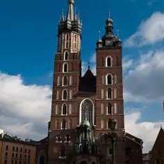 Wieża Mariacka: Ile schodów czeka na odważnych zwiedzających?