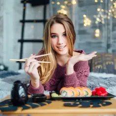 Czy sushi podczas karmienia piersią jest bezpieczne? Ryzyka i zalecenia