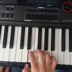 Jak zagrać na keyboardzie Sto lat łatwo i przyjemnie dla każdego