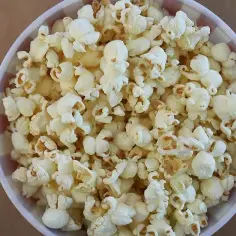 Popcorn w diecie: Zaskakująca prawda o zdrowych przekąskach