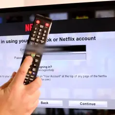 Jak ustawić Netflix w telewizorze po polsku i uniknąć problemów z językiem