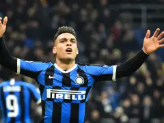 Lautaro Martínez z Interu Mediolan świętuje bramkę w meczu z Atalantą.