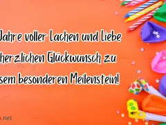 Geburtstagskerzen, Luftballons und Konfetti auf orangefarbenem Hintergrund mit Glückwünschen zum 50. Geburtstag.