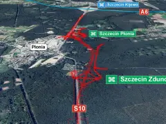 Trasa S10 prowadzi do Szczecina. Widoczne są drogowskazy na Szczecin Płonia, Szczecin Zdunowo i Szczecin Kijewo.