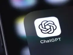 Ikona aplikacji ChatGPT na ekranie telefonu. Odkryj możliwości darmowego chat gpt i twórz niesamowite treści.