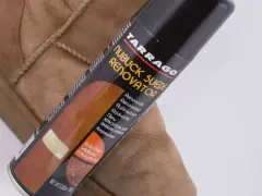 Tarrago Nubuck Suede Renovator w sprayu, idealny do odświeżenia zamszowych butów.