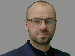 Czy Marek Skoczylas jest lekarzem? Poznaj jego kwalifikacje i doświadczenie