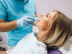 Ból zębów? Natychmiastowa ulga i kiedy pilnie do dentysty