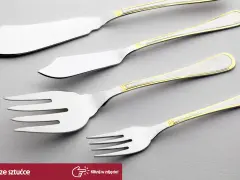 Eleganckie sztućce do nauki jedzenia, z delikatnym złotym zdobieniem. Idealne dla małych rączek.