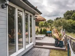 Wypoczynek nad jeziorem Lubuskie: Idealne miejsca dla rodzin i natury