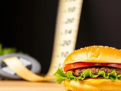 Ile kalorii ma Twój domowy burger? Zmniejsz je bez utraty smaku!
