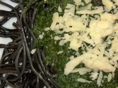Czarne spaghetti przepisy: 10 wyjątkowych pomysłów na dania
